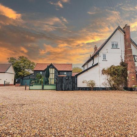 The Auberge Yaxley  Exterior photo