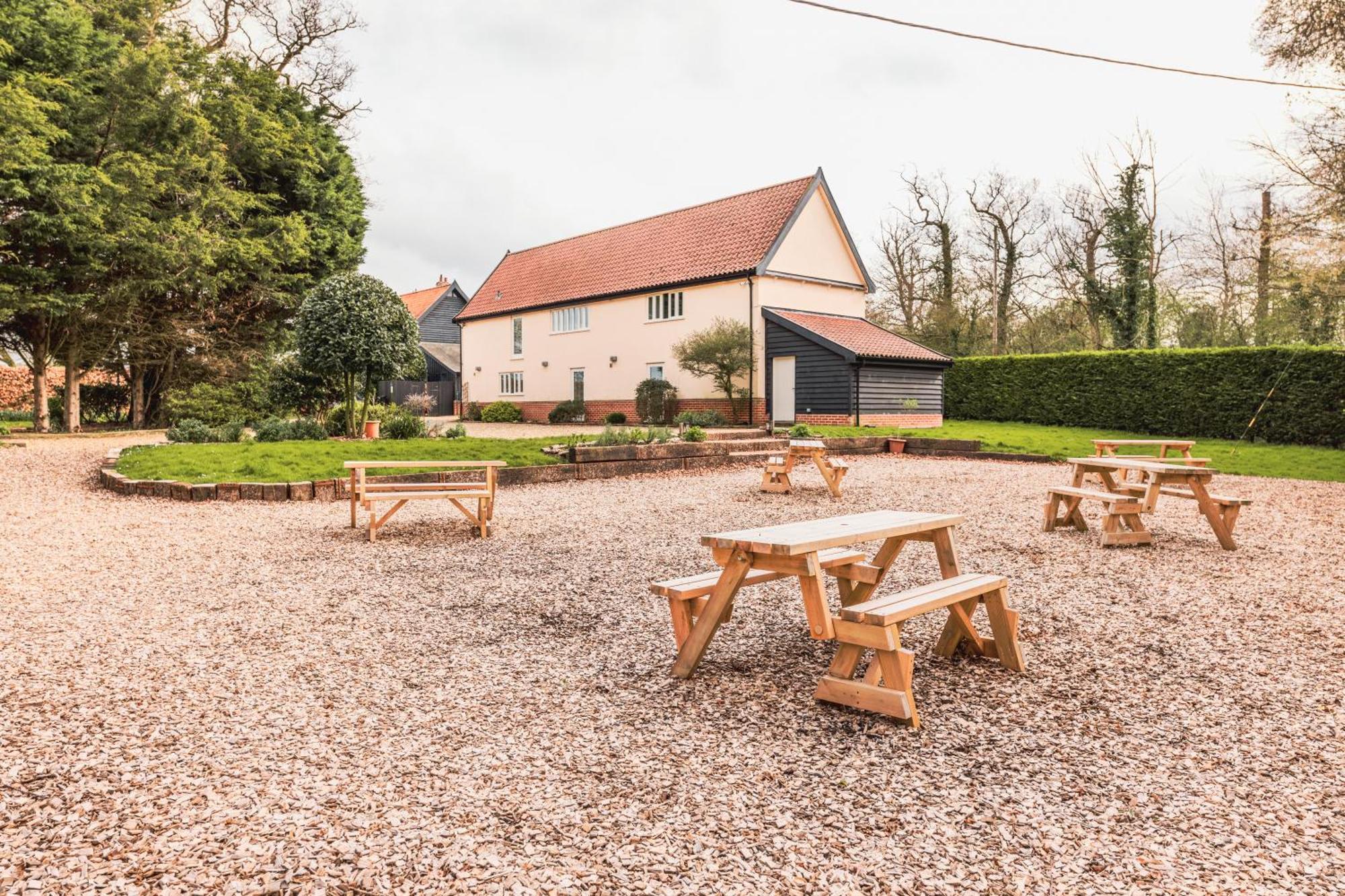 The Auberge Yaxley  Exterior photo